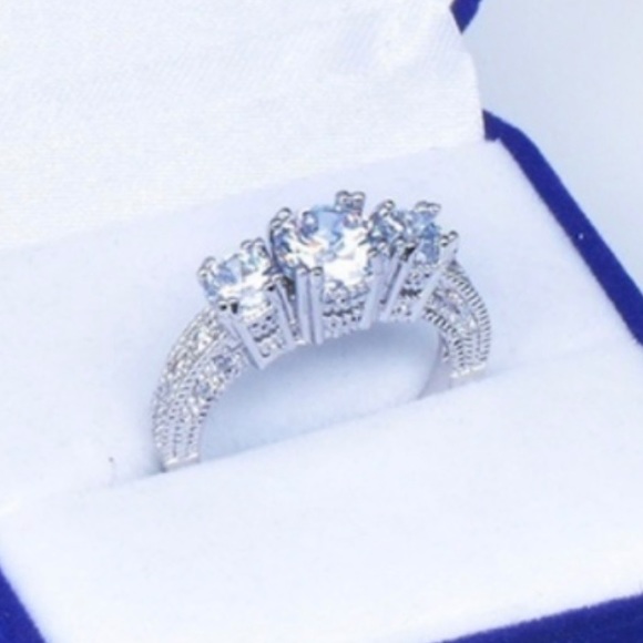 Jewelry - STERLING SILVER PAST PRESENT FUTURE